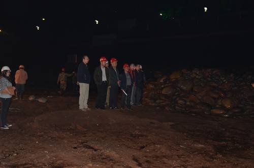 董蜀良到雅安青衣江漏水洞應(yīng)急施工現(xiàn)場(chǎng)檢查指導(dǎo)工作 