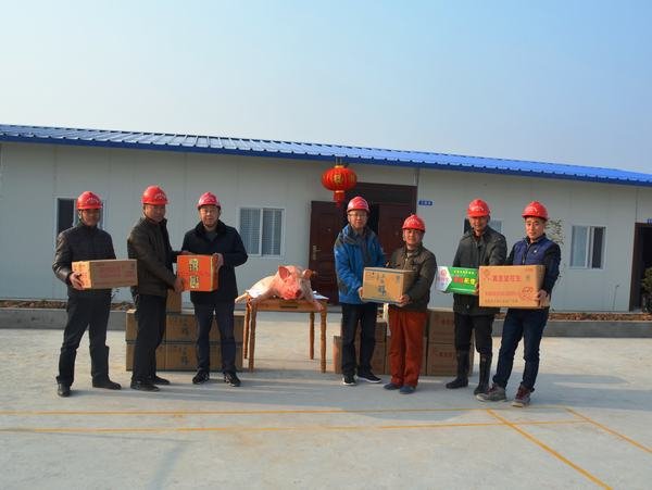 董蜀良一行春節前夕到江西龍頭山水電站工程項目慰問一線干部職工